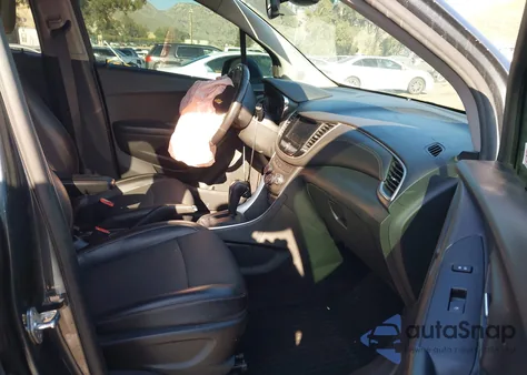 2022 Chevrolet Trax Awd Lt z USA, uszkodzony, nr VIN KL7CJPSM7NB557192